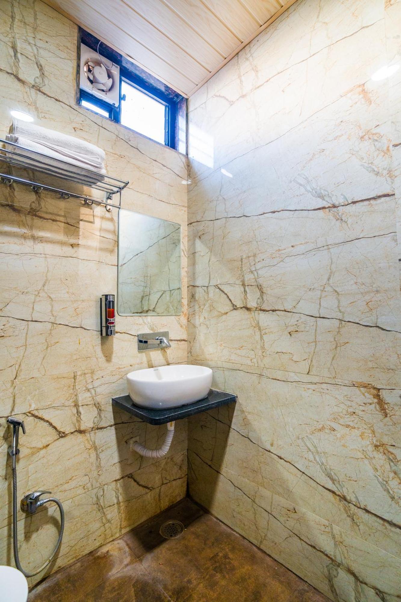 Hotel Kanha Shree By Cosmos Green Indore Rom bilde